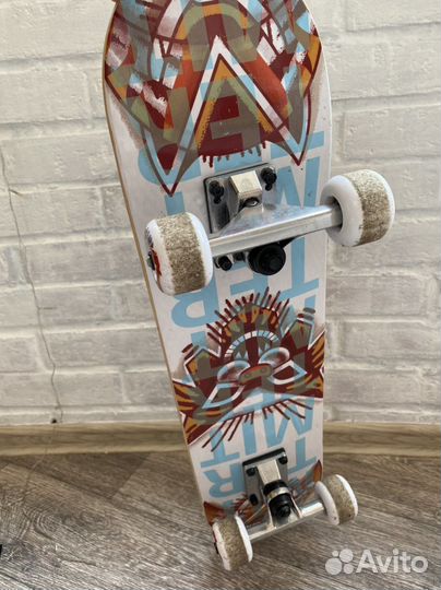 Скейтборд и набор защиты (новый)