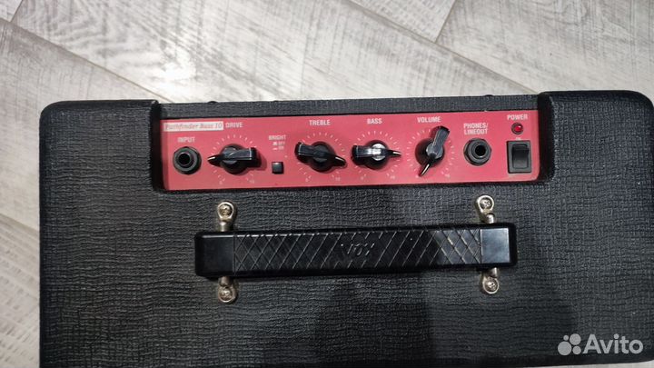 Басовый комбоусилитель VOX Pathfinder bass 10