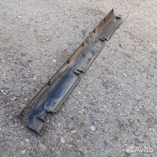 Накладка правого порога LADA Kalina