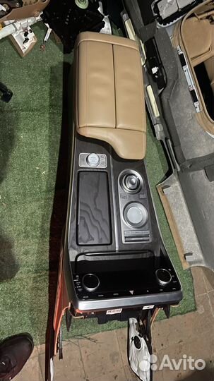 Центральная консоль Genesis gv80