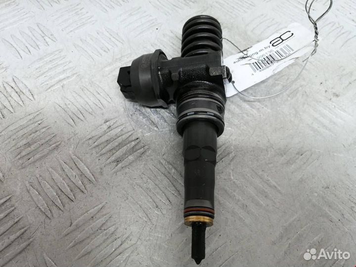 Форсунка топливная Volkswagen Golf 5 2007