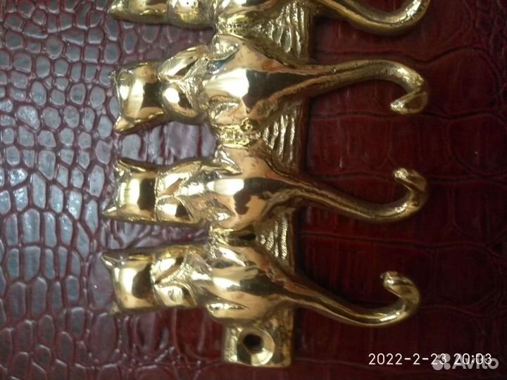 Вешалка с крючками кошкки цвет золото сделано из л