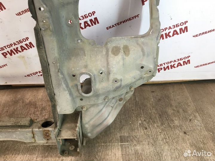 Рамка радиатора Toyota Town Ace Noah SR50 3S-FE