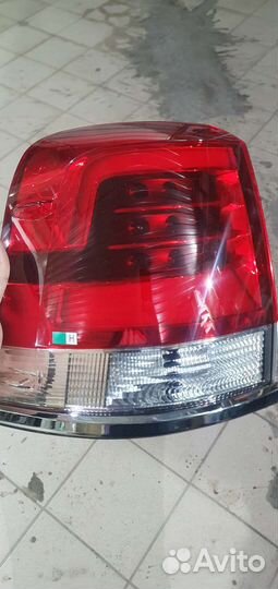 Фонарь задний левый Toyota Land Cruiser 200 2015