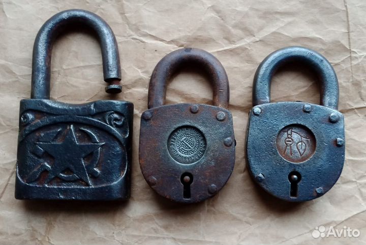 Замок старинный с клеймом
