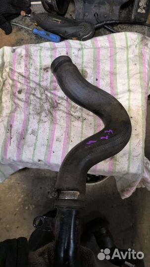 Патрубок радиатора Audi 100c4 4A0121055D