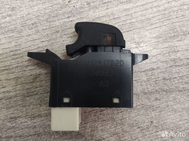 Кнопка стеклоподъемника Hyundai Santa Fe 1