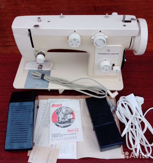 Новая швейная машина Чайка 142м