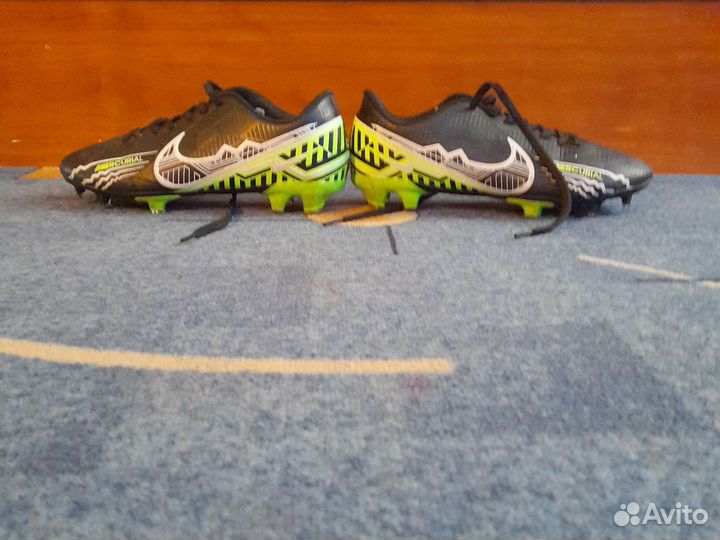 Футбольные бутсы nike 38 размер