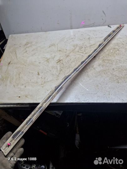 Молдинг передний левый mitsubishi galant 7