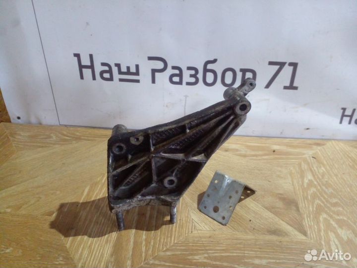 Кронштейн подушки двигателя Iran khodro samand