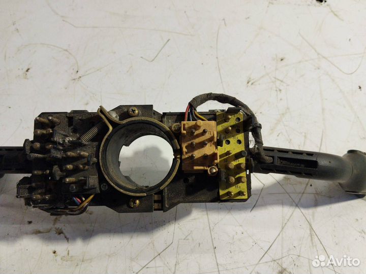Переключатель подрулевой (стрекоза) Audi 100 4A/C4