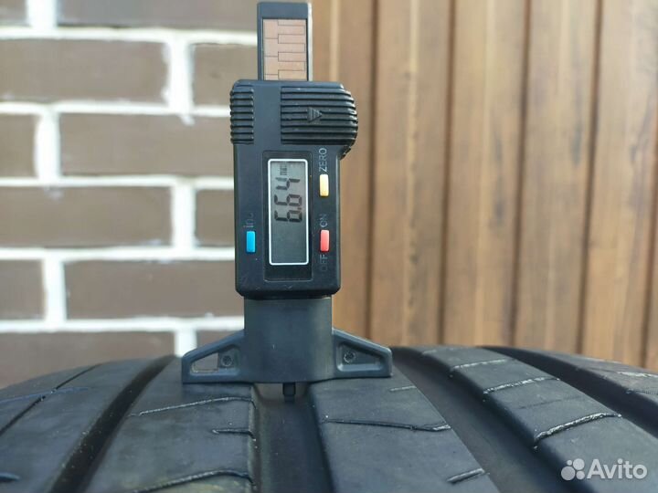 Pirelli P Zero PZ4 285/40 R22 110Y