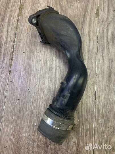 Патрубок интеркулера Opel Zafira B Z19DTH