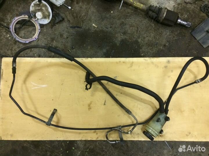 Бачок гидроусилителя с трубками Ford Focus I