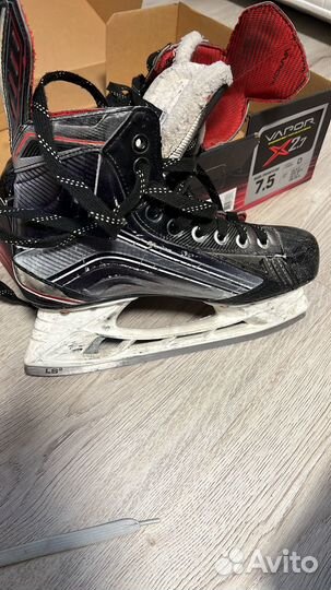 Хоккейные коньки bauer
