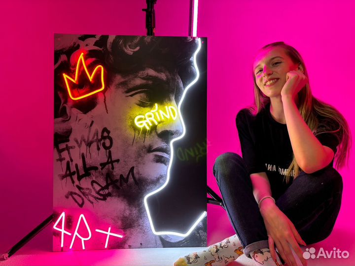 Неоновая вывеска с картинкой