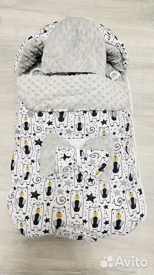 Комбинезон и конверт для новорожденного