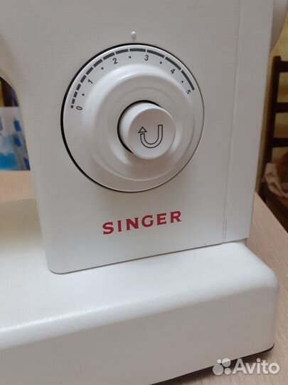 Швейная машинка зингер