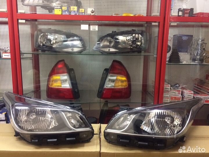 Фара передняя правая Kia Rio 4