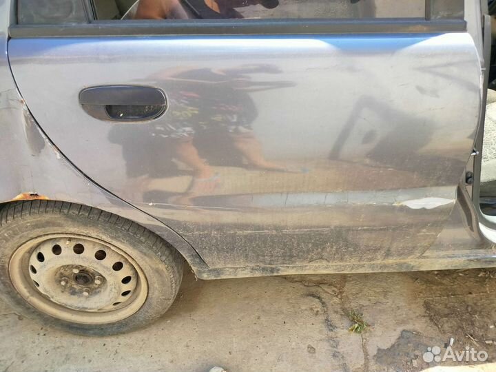 Дверь задняя правая ланос, шанс в сборе