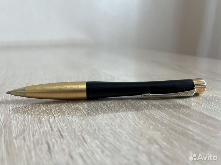 Шариковая ручка Parker
