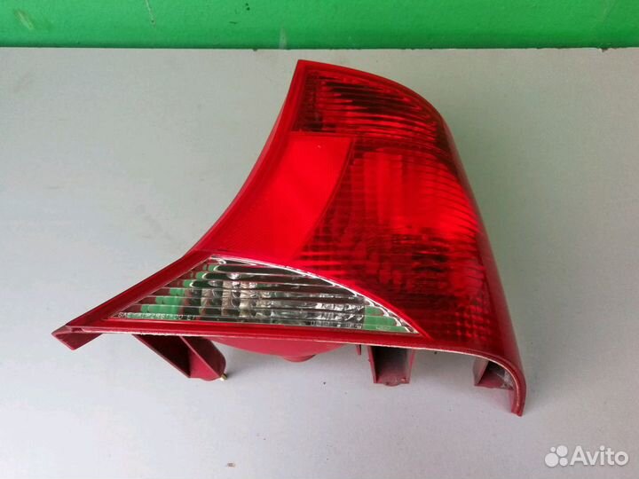 Фонарь задний правый Форд Фокус 1 USA