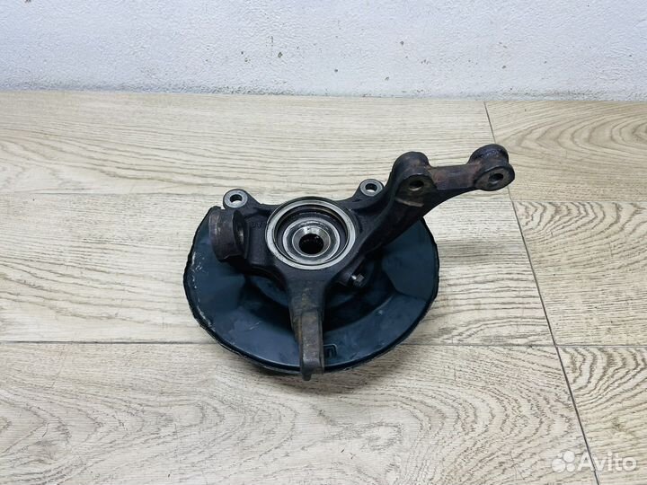 Кулак передний правый Honda Jazz / Fit GD 1.3