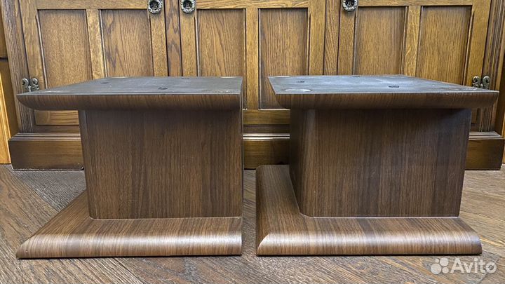 Diatone подиумы (стойки, подставки)