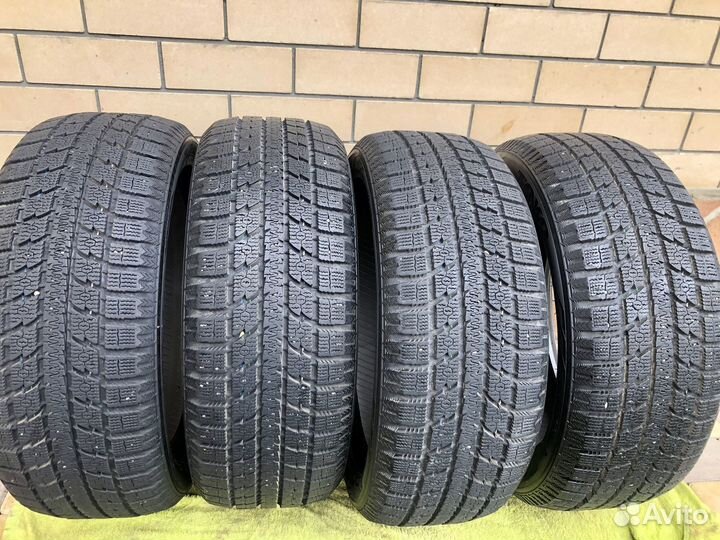 Toyo Observe GSi-5 215/50 R18 92Q