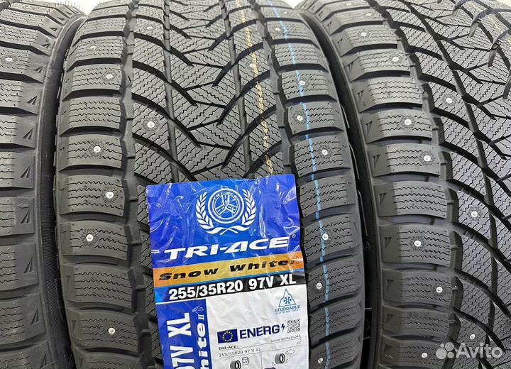 Tri Ace Snow White II 255/35 R20 60J