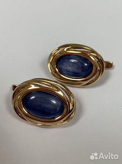 Золотые серьги и кольцо с сапфирами