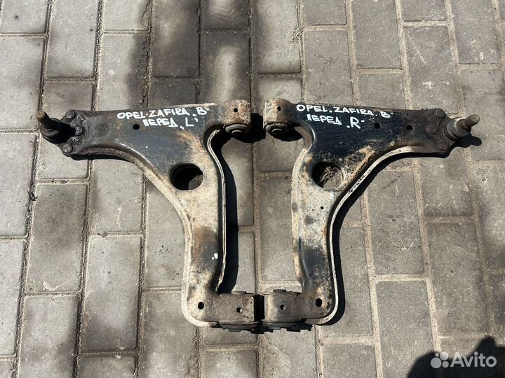 Opel Zafira B Рычаги передние