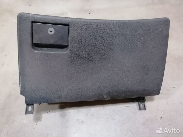 Бардачок Audi 80 B3 1.6 DT 1986-1991