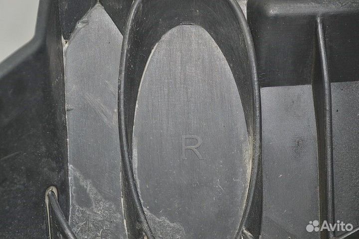 Рамка противотуманной фары, правая scania P-series