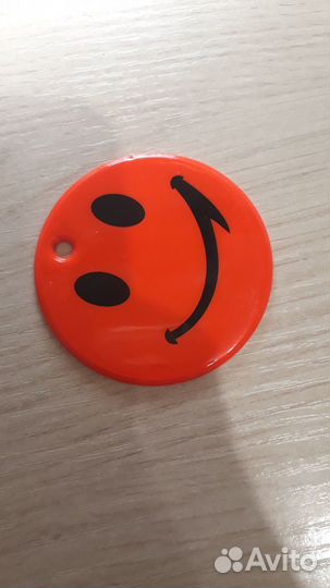 Светящийся значок не брелок