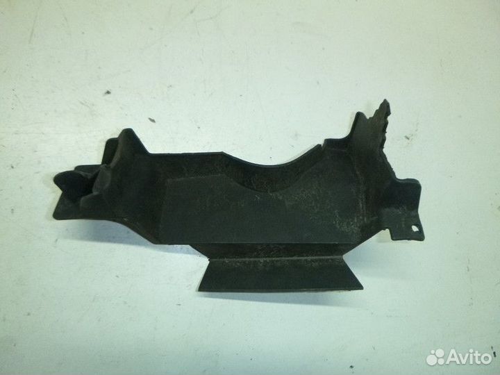 Дефлектор радиатора левый renault sandero 2014