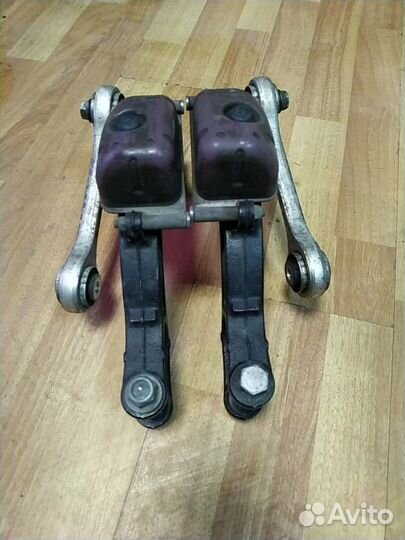 Вилка кронштейн амортизатора Audi A6 C7 AllRoad