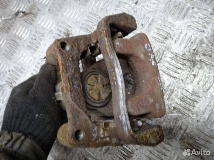 Суппорт тормозной задний правый Opel Astra G 2004