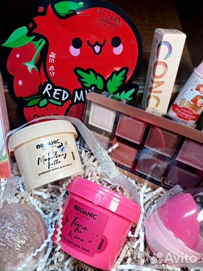 Набор косметики. Подарочный набор