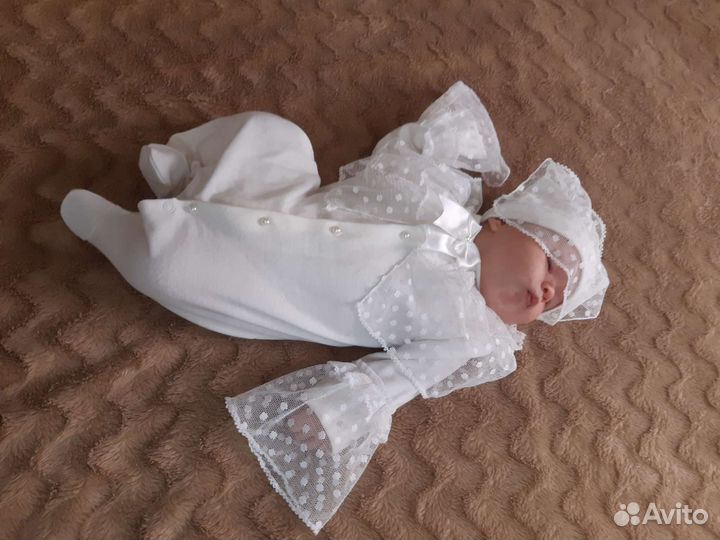 Комбинезон на выписку для девочки