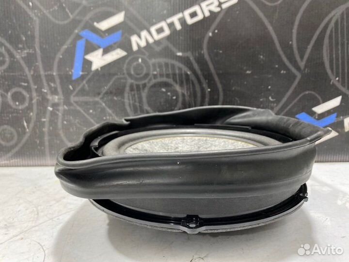 Динамик задний правый Volkswagen Touareg 7L AXQ