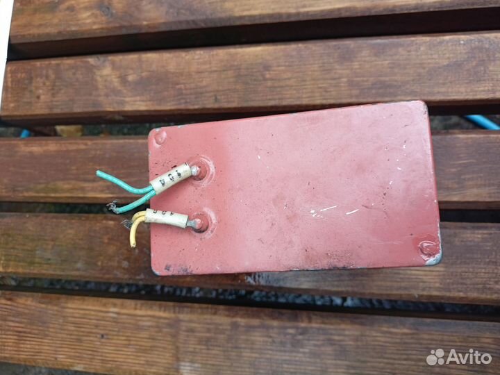 Конденсатор на 200мкФ 1000в