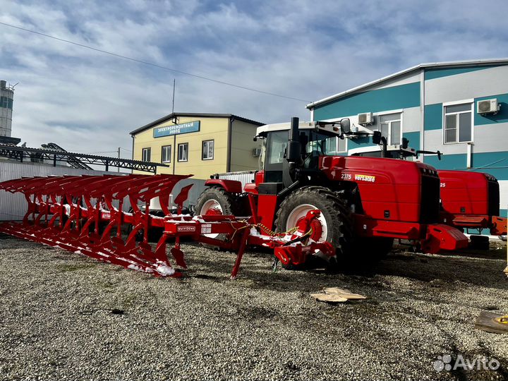 Трактор в аренду. Пахота