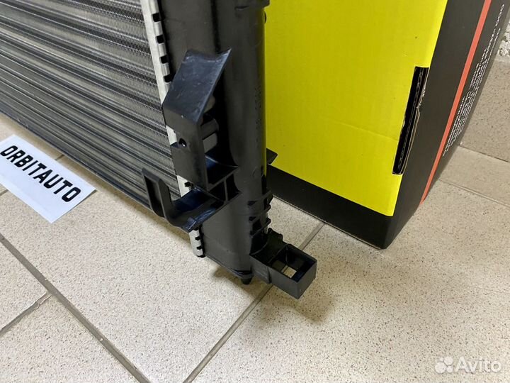 Радиатор на Renault Logan 2 Vesta