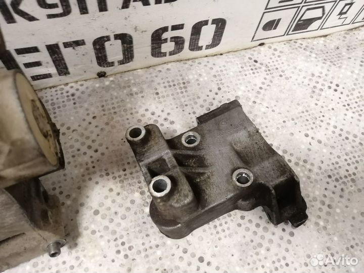 Кронштейн для Fiat Albea