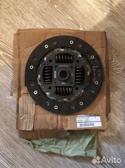 Диск сцепления Nissan Primera 30100-2F218