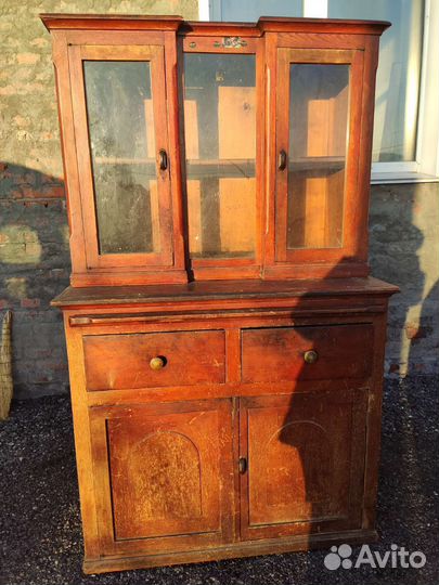 Старинный буфет