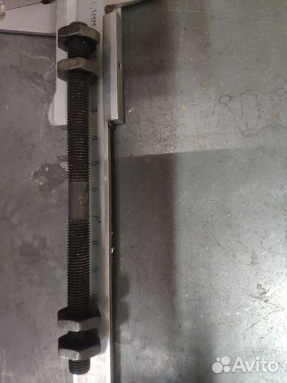 Шпилька резьбовая/ось