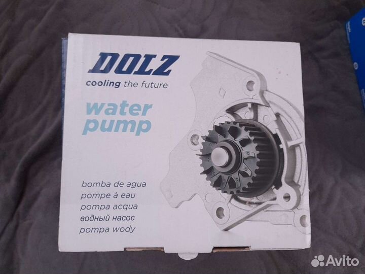 Водяная помпа renault логан,сандеро 1.4